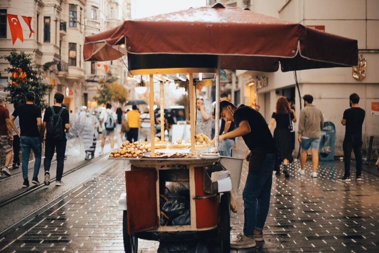 7 Mexican street foods that will lure the foodie in you